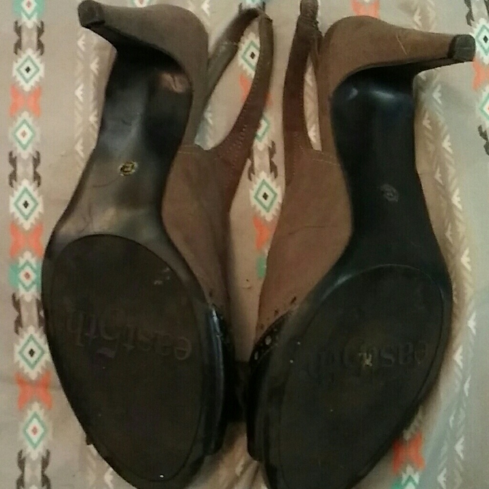 Heels - Picture 2 of 2